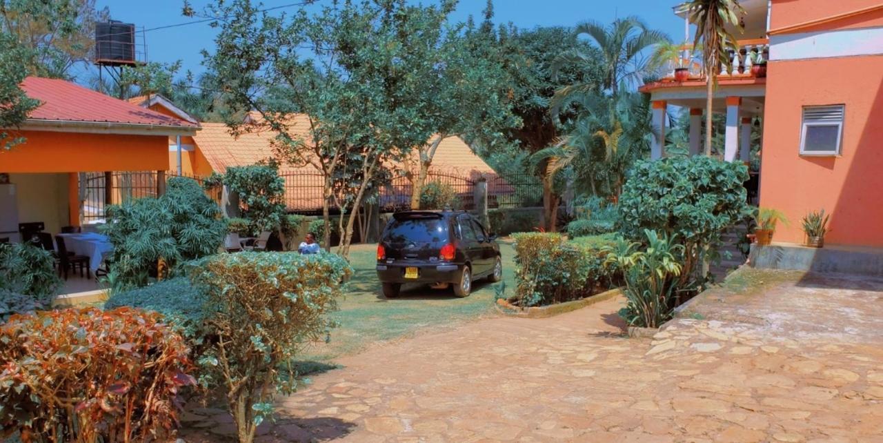 La Feve Beach Bed And Breakfast Entebbe Exterior foto