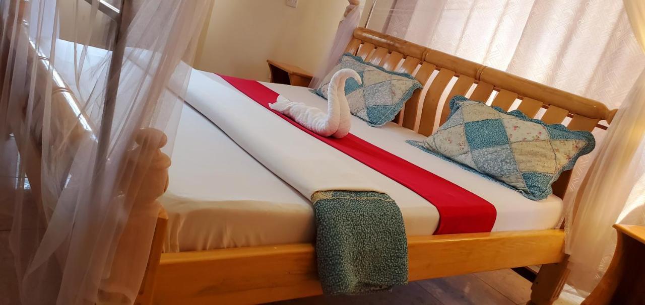 La Feve Beach Bed And Breakfast Entebbe Exterior foto