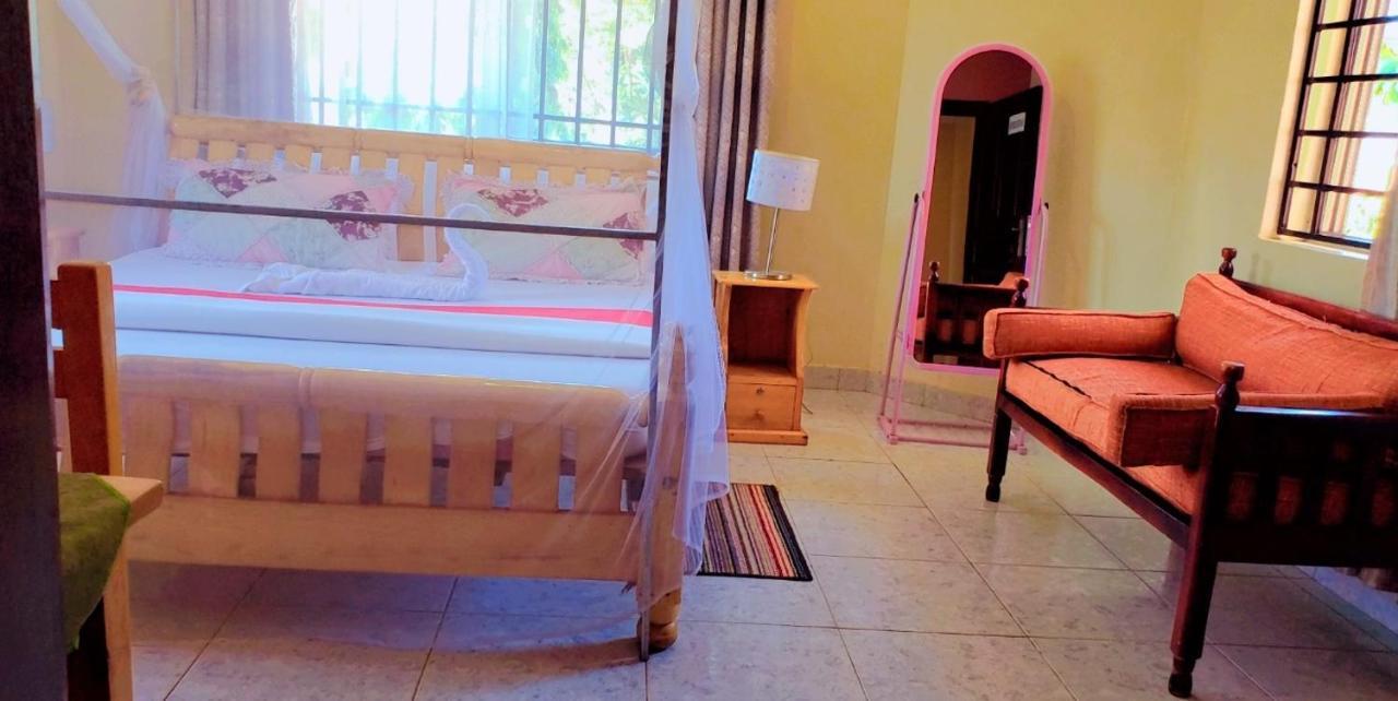 La Feve Beach Bed And Breakfast Entebbe Exterior foto